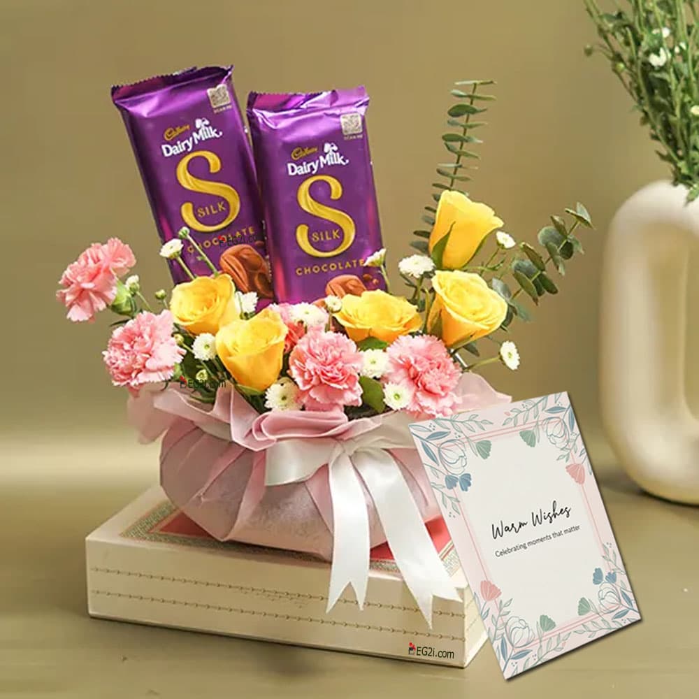 Elegant flowers Chocolate Hamper